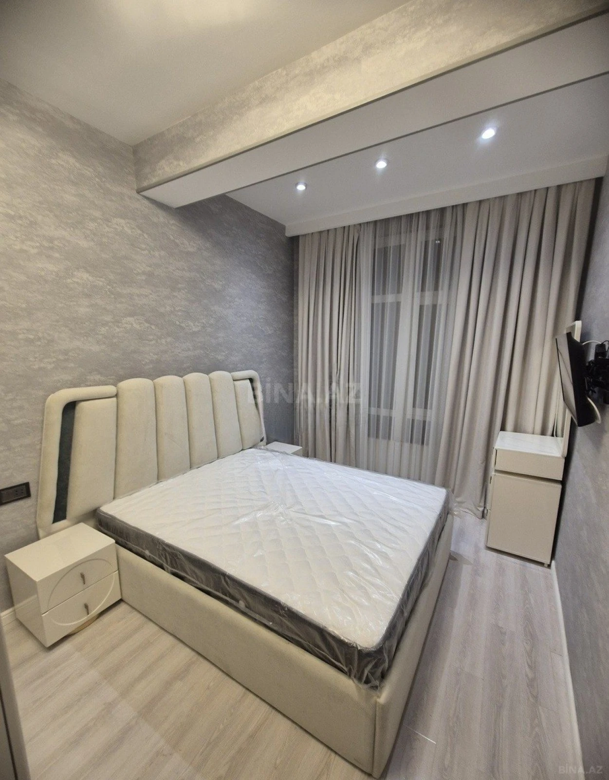 Satılır 2 otaqlı mənzil 75 m²