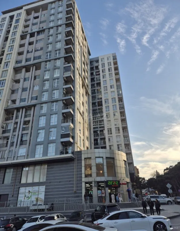 Satılır 2 otaqlı mənzil 75 m²