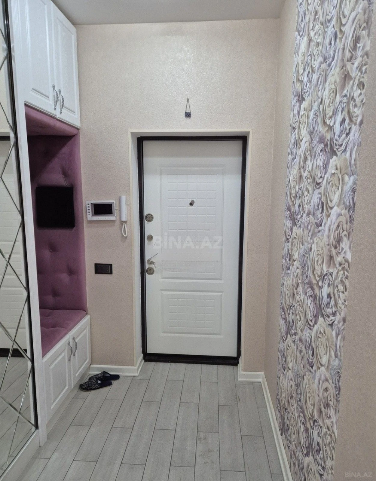 Satılır 2 otaqlı mənzil 75 m²