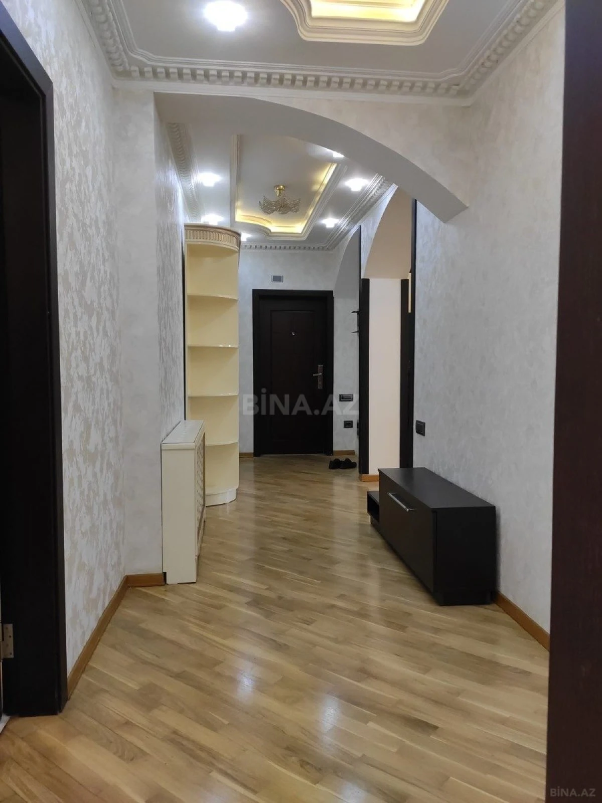 Satılır 3 otaqlı mənzil 115 m²