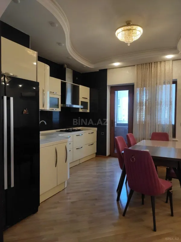 Satılır 3 otaqlı mənzil 115 m²