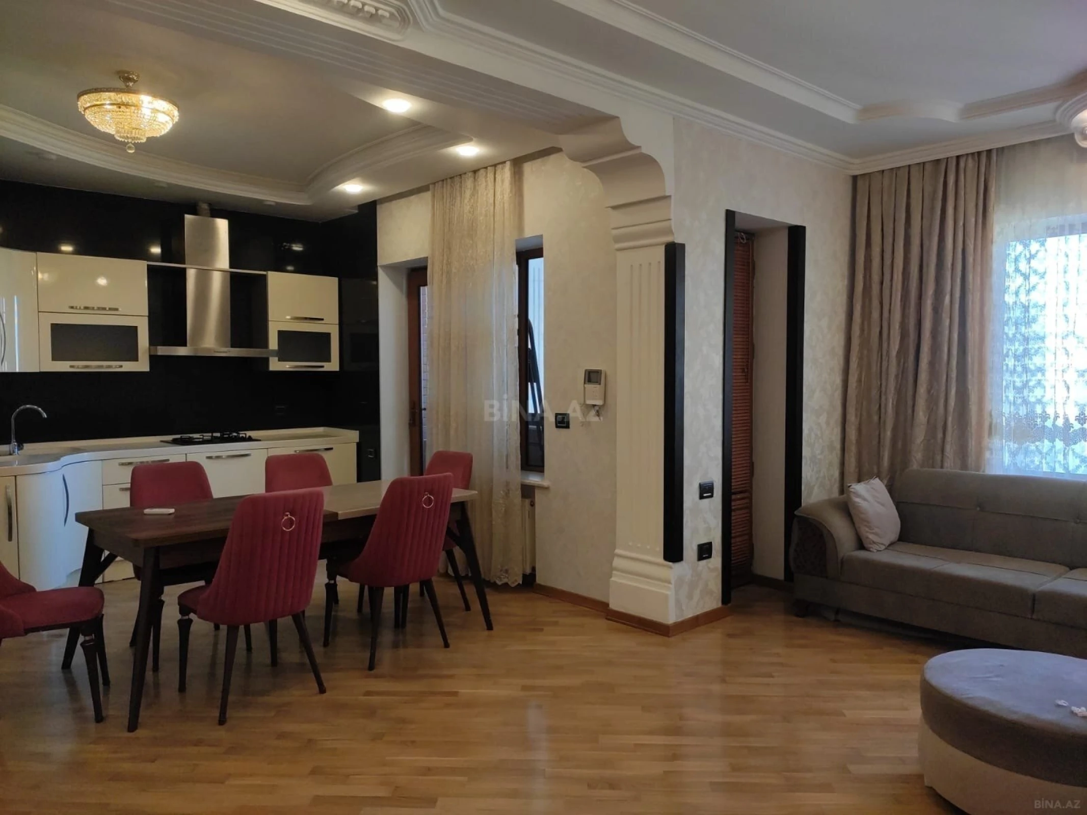 Satılır 3 otaqlı mənzil 115 m²