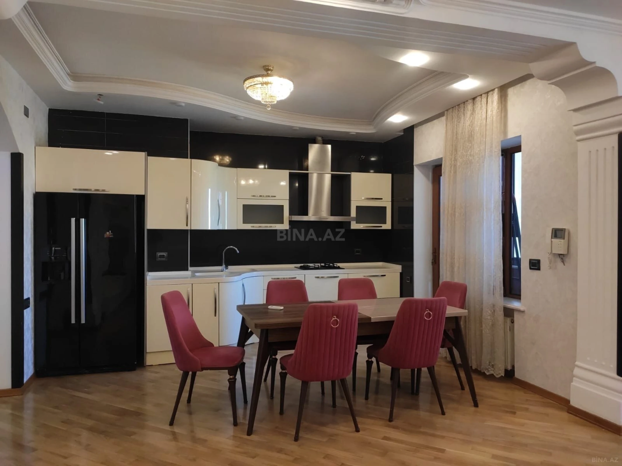 Satılır 3 otaqlı mənzil 115 m²