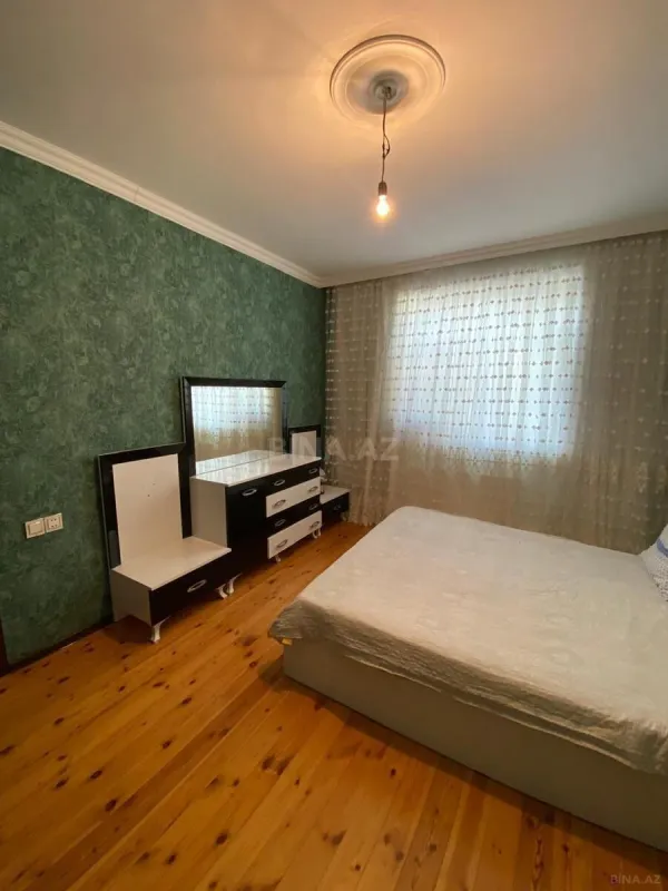 Satılır 7 otaqlı həyət evi 315 m²