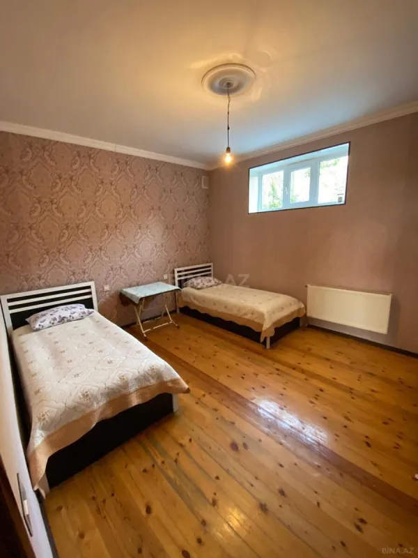 Satılır 7 otaqlı həyət evi 315 m²