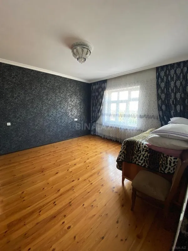 Satılır 7 otaqlı həyət evi 315 m²