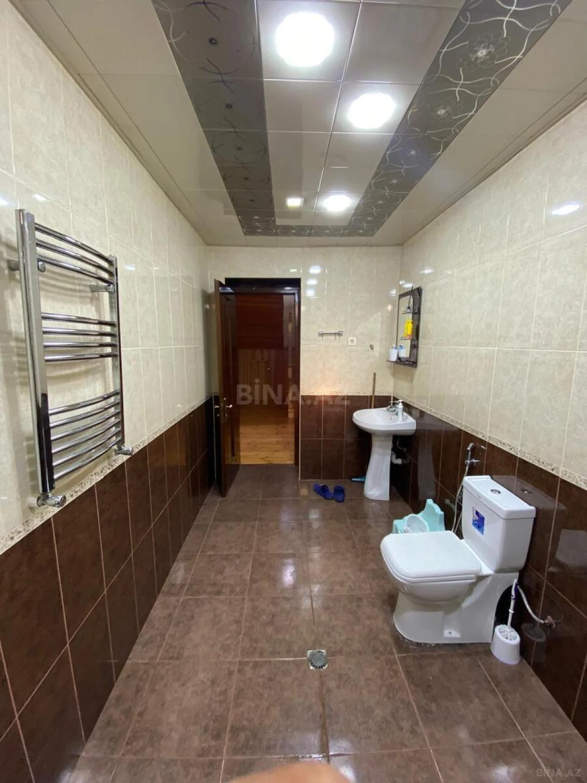 Satılır 7 otaqlı həyət evi 315 m²