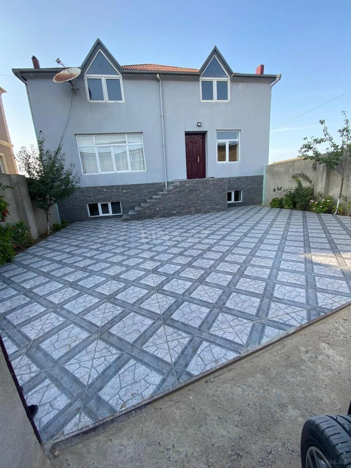 Satılır 7 otaqlı həyət evi 315 m²