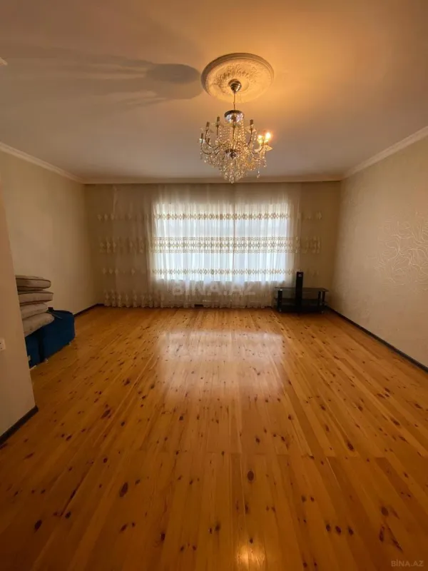 Satılır 7 otaqlı həyət evi 315 m²