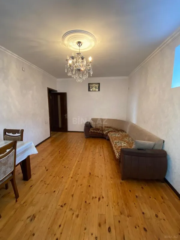 Satılır 7 otaqlı həyət evi 315 m²