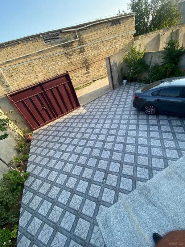 Satılır 7 otaqlı həyət evi 315 m²