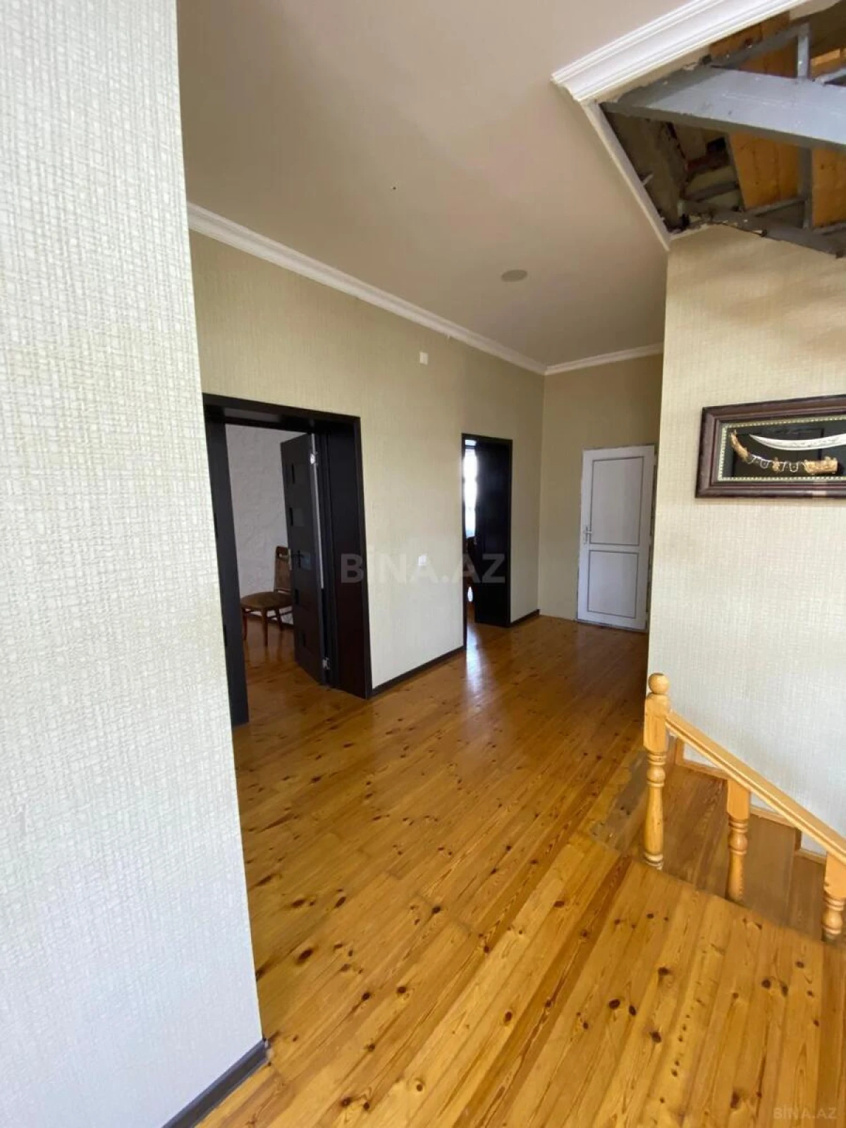 Satılır 7 otaqlı həyət evi 315 m²