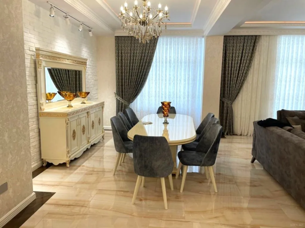 Kirayə verilir 4 otaqlı mənzil 202 m²