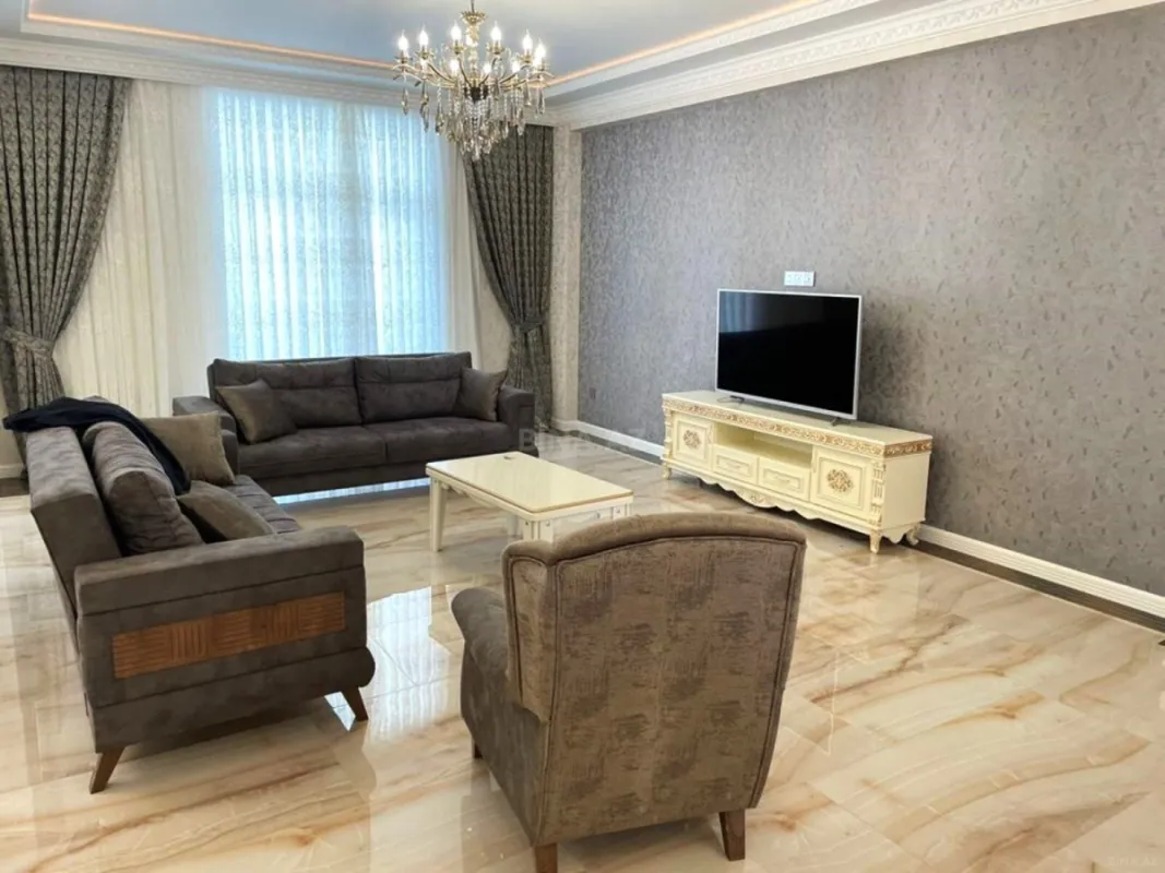 Kirayə verilir 4 otaqlı mənzil 202 m²