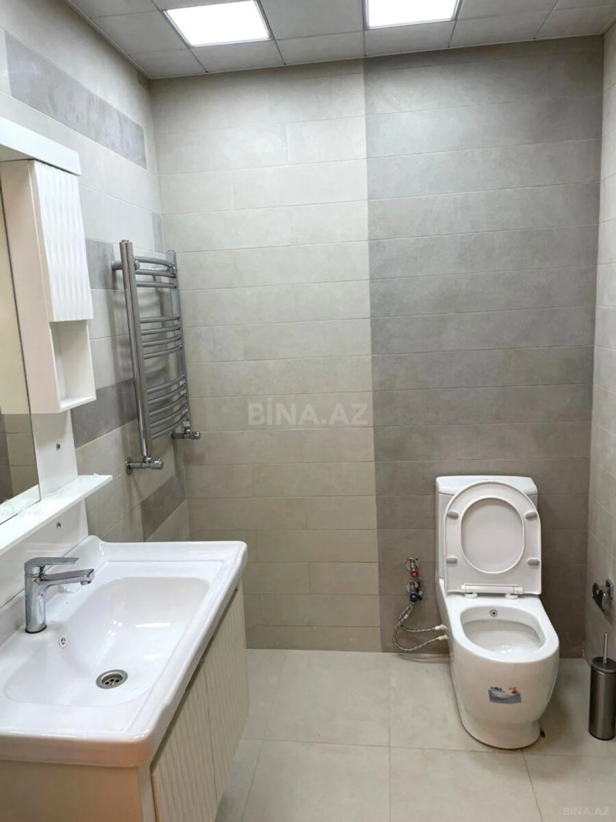 Kirayə verilir 4 otaqlı mənzil 202 m²