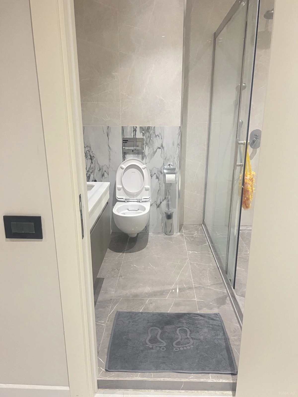 Kirayə verilir 2 otaqlı mənzil 98 m²