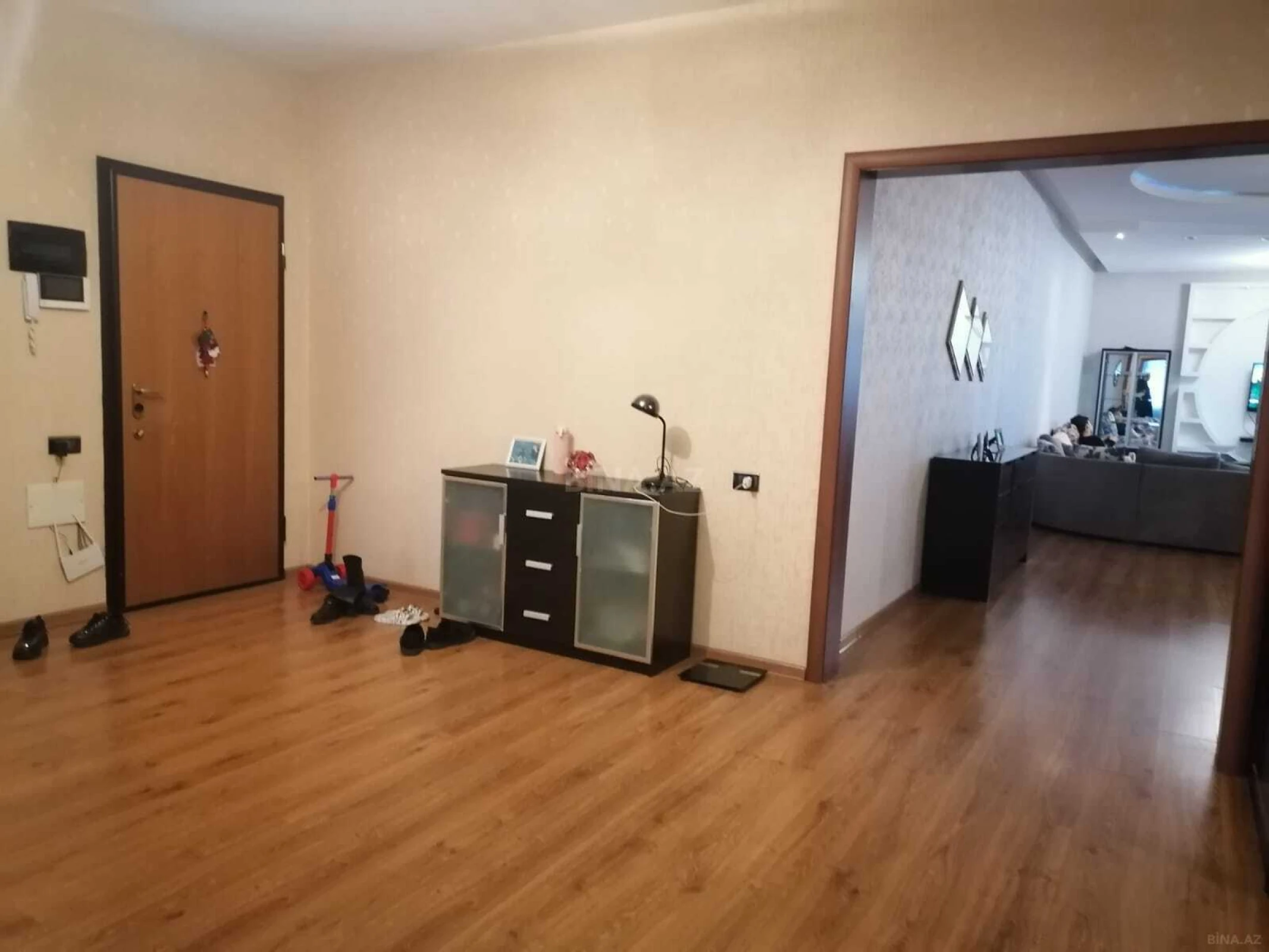 Kirayə verilir 3 otaqlı mənzil 165 m²