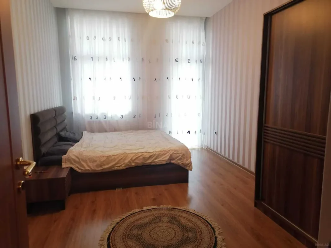 Kirayə verilir 3 otaqlı mənzil 165 m²