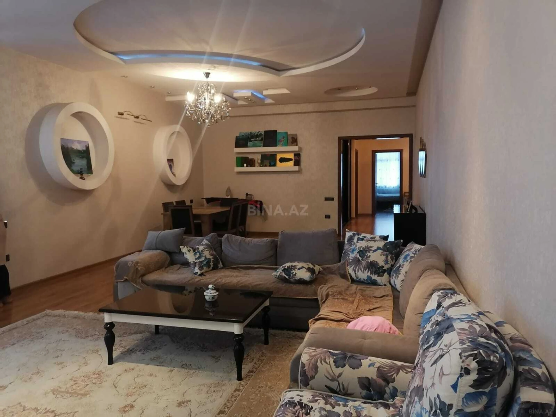 Kirayə verilir 3 otaqlı mənzil 165 m²