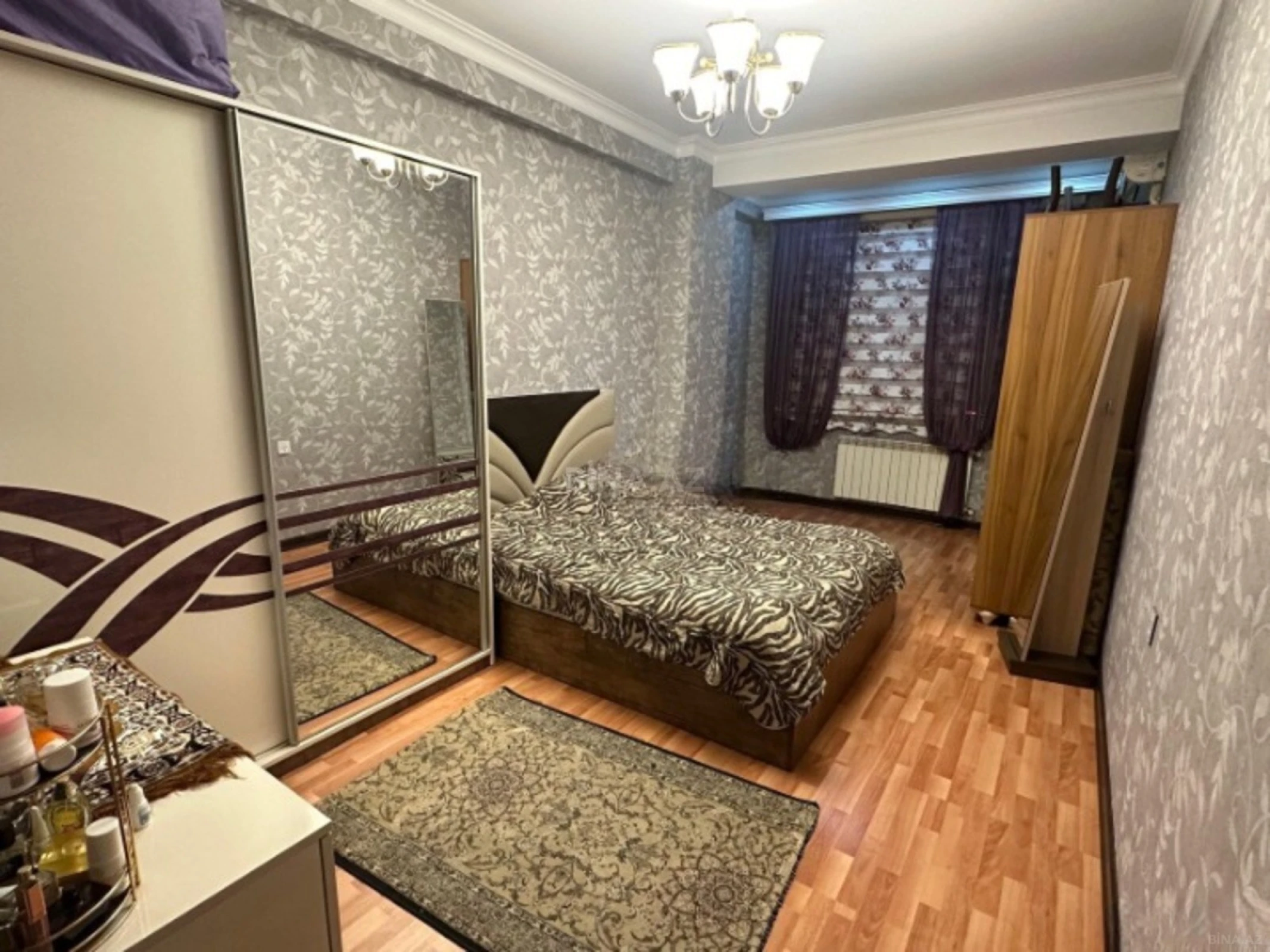 Satılır 2 otaqlı mənzil 100 m²