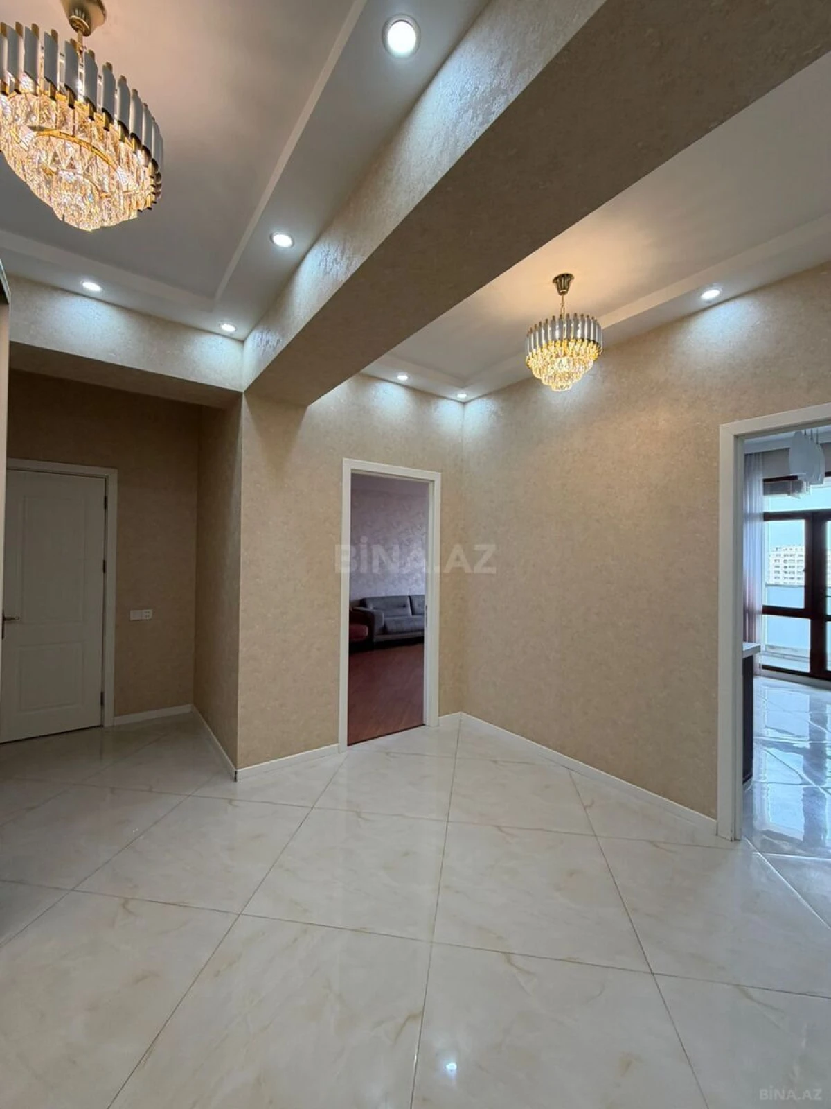Kirayə verilir 3 otaqlı mənzil 135 m²