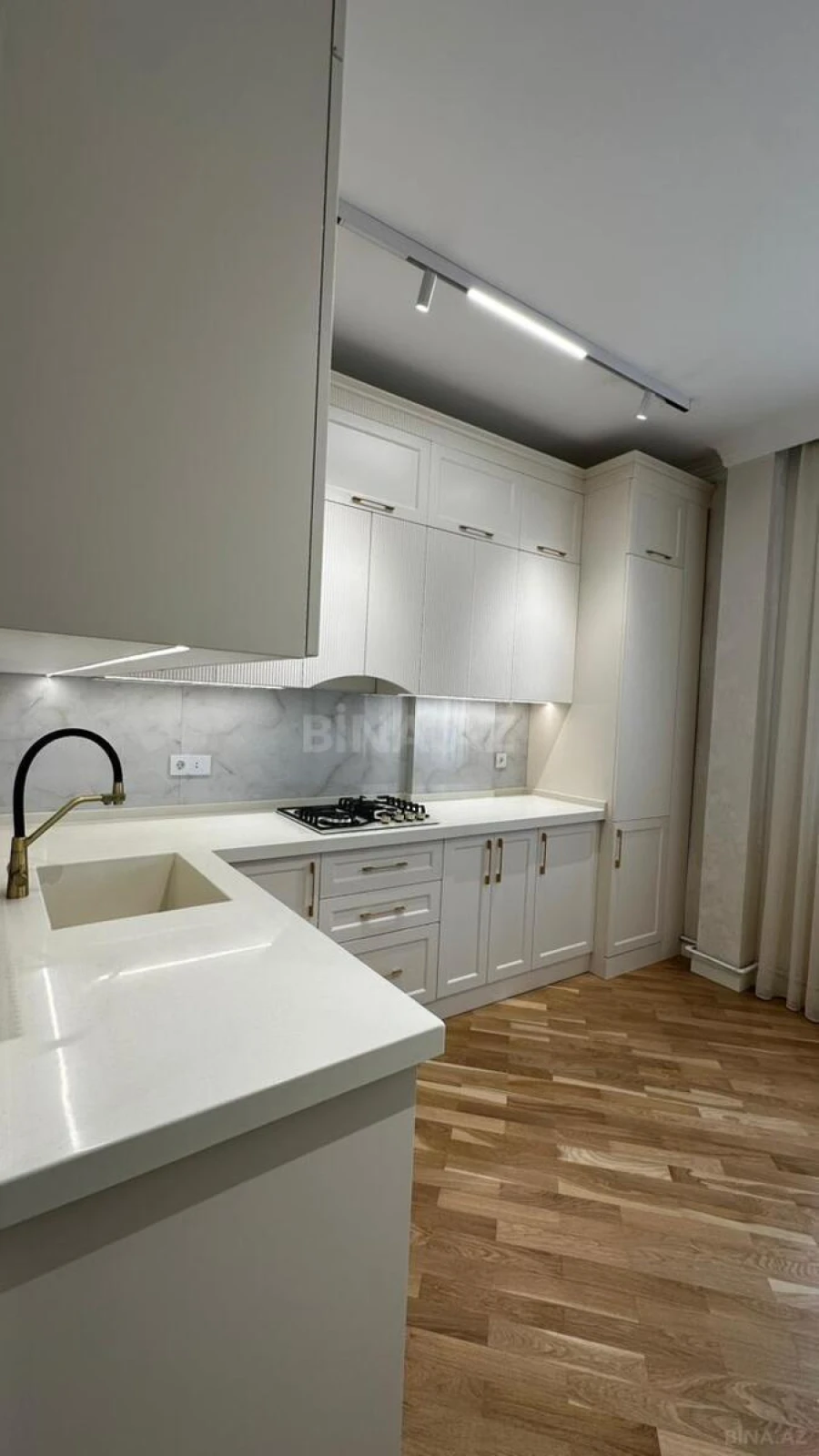 Satılır 2 otaqlı mənzil 74 m²
