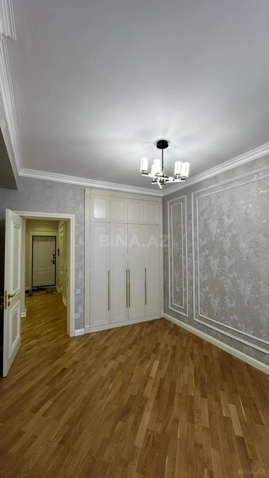 Satılır 2 otaqlı mənzil 74 m²