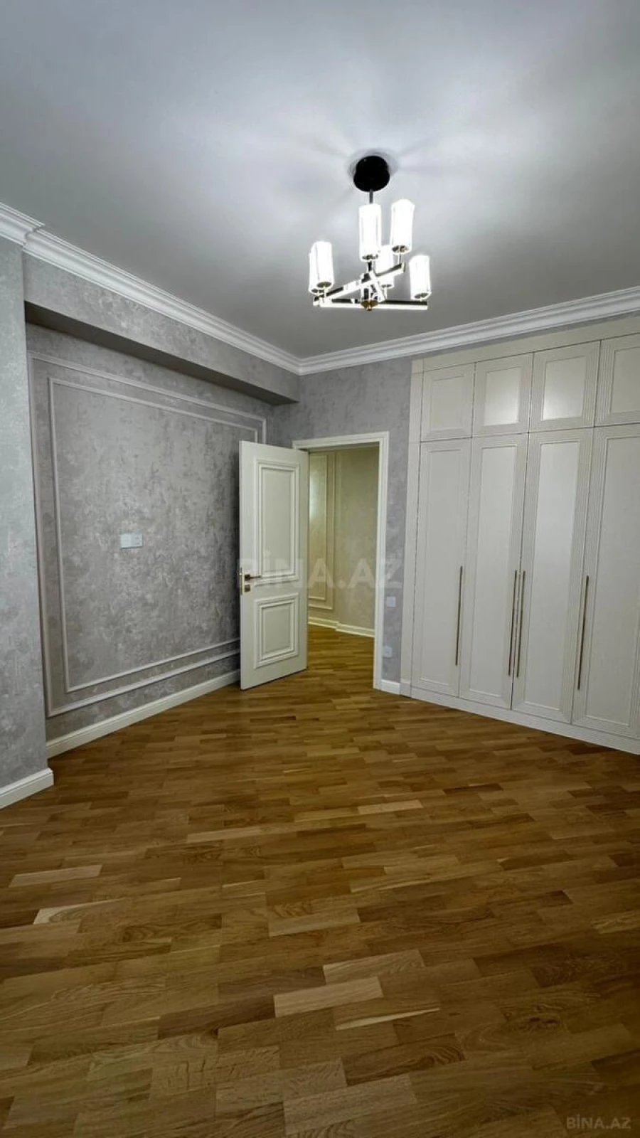 Satılır 2 otaqlı mənzil 74 m²