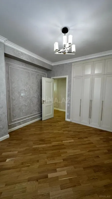 Satılır 2 otaqlı mənzil 74 m²