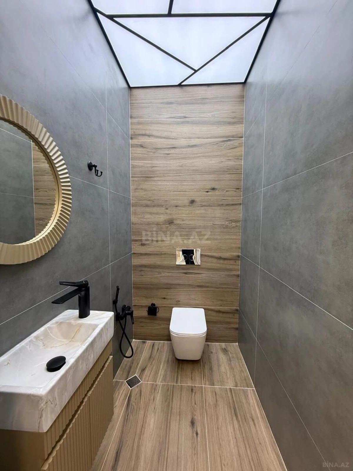 Satılır 3 otaqlı mənzil 105 m²