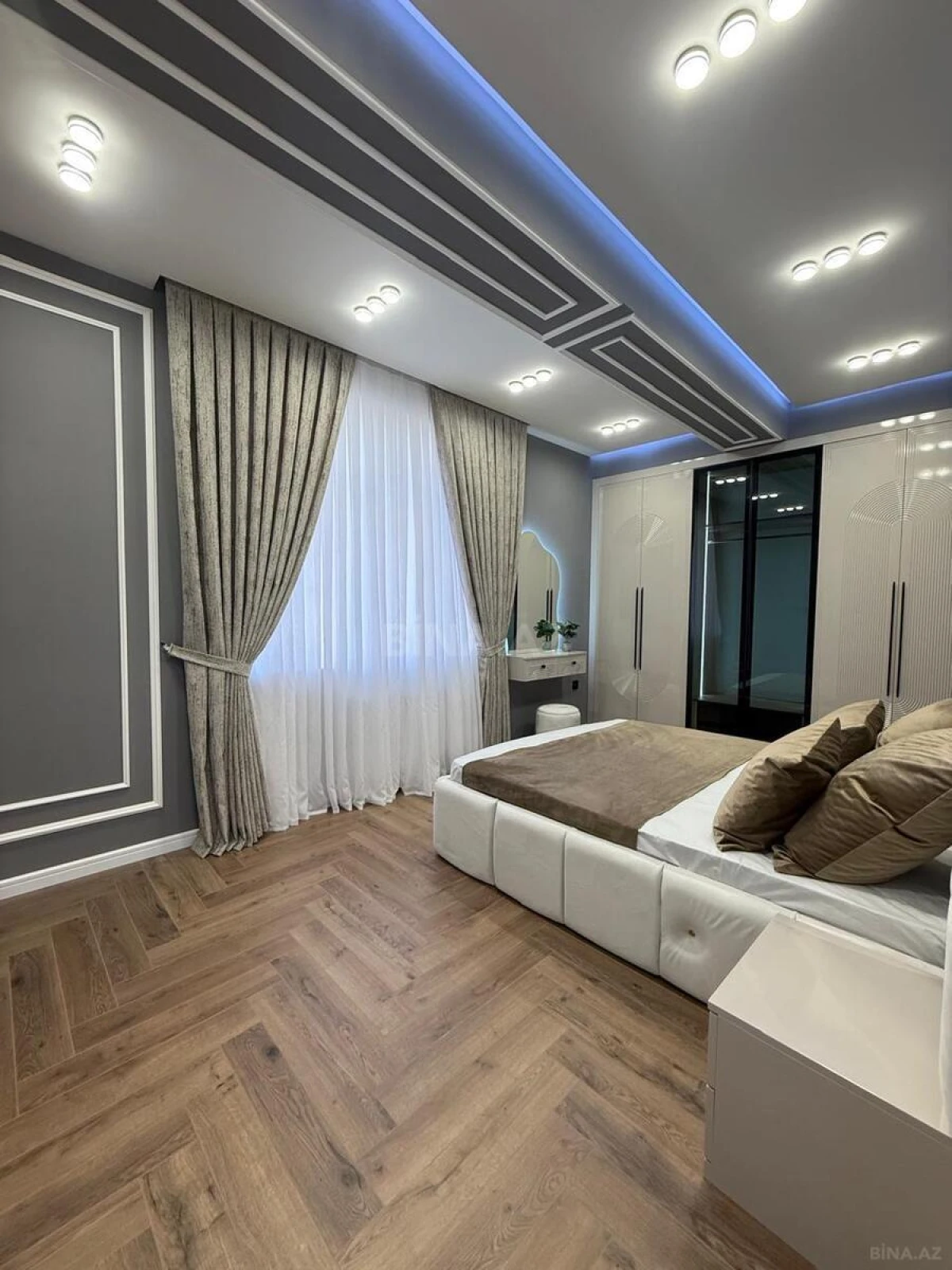 Satılır 3 otaqlı mənzil 105 m²
