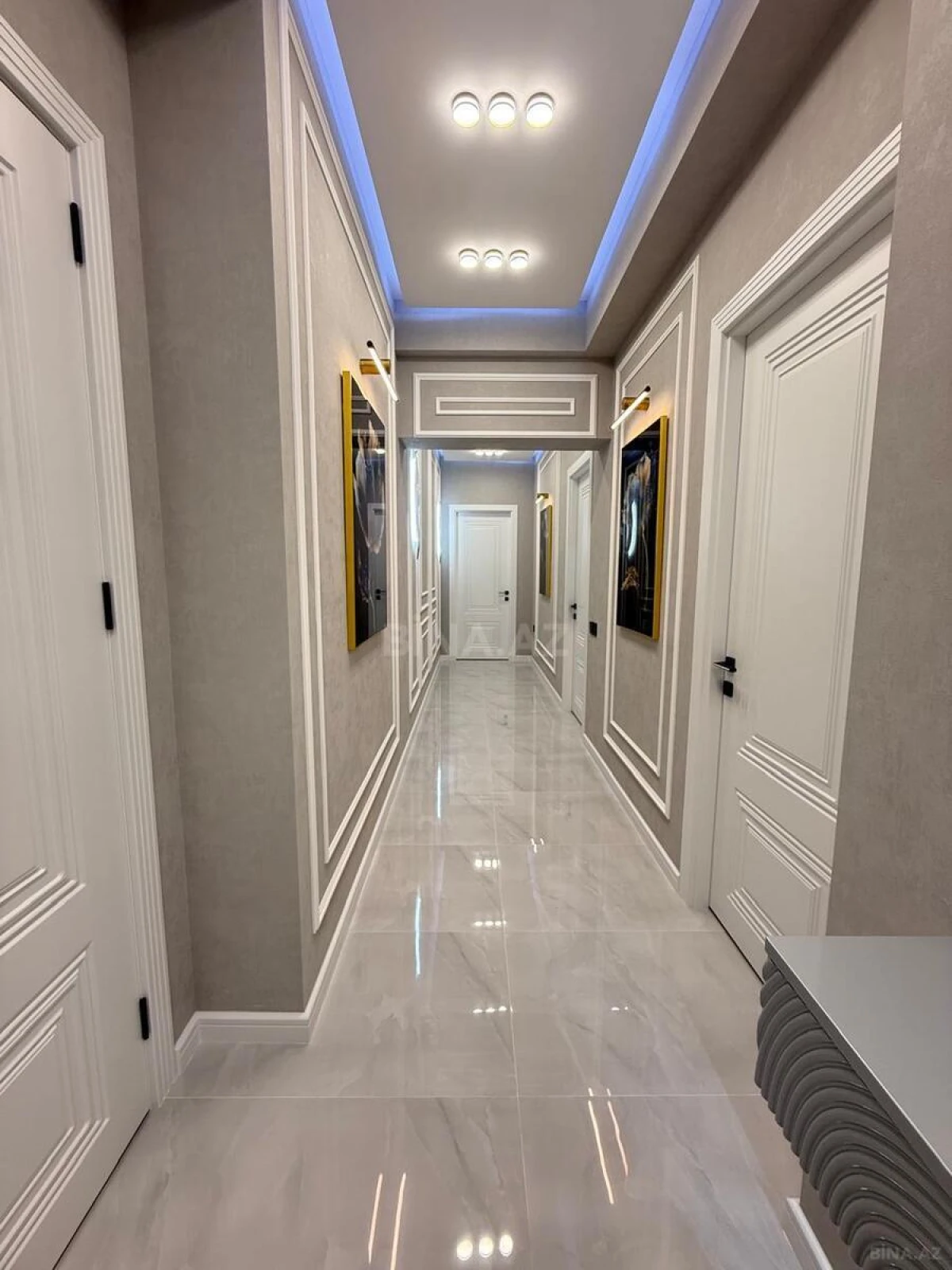 Satılır 3 otaqlı mənzil 105 m²