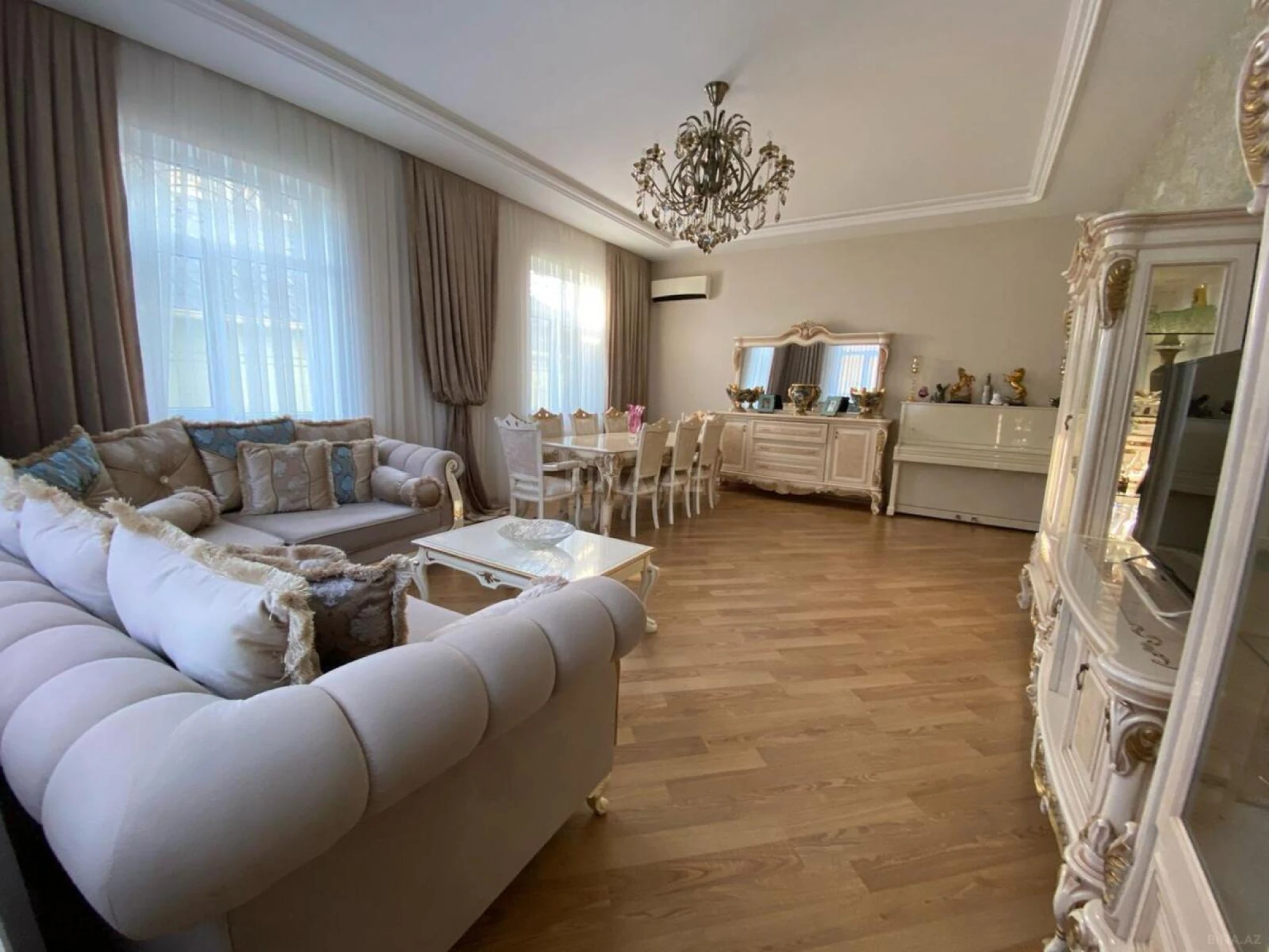 Satılır 7 otaqlı həyət evi 410 m²