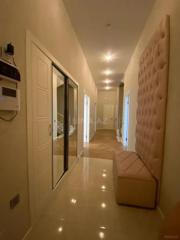 Satılır 7 otaqlı həyət evi 410 m²