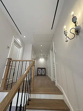 Satılır 5 otaqlı həyət evi 240 m²
