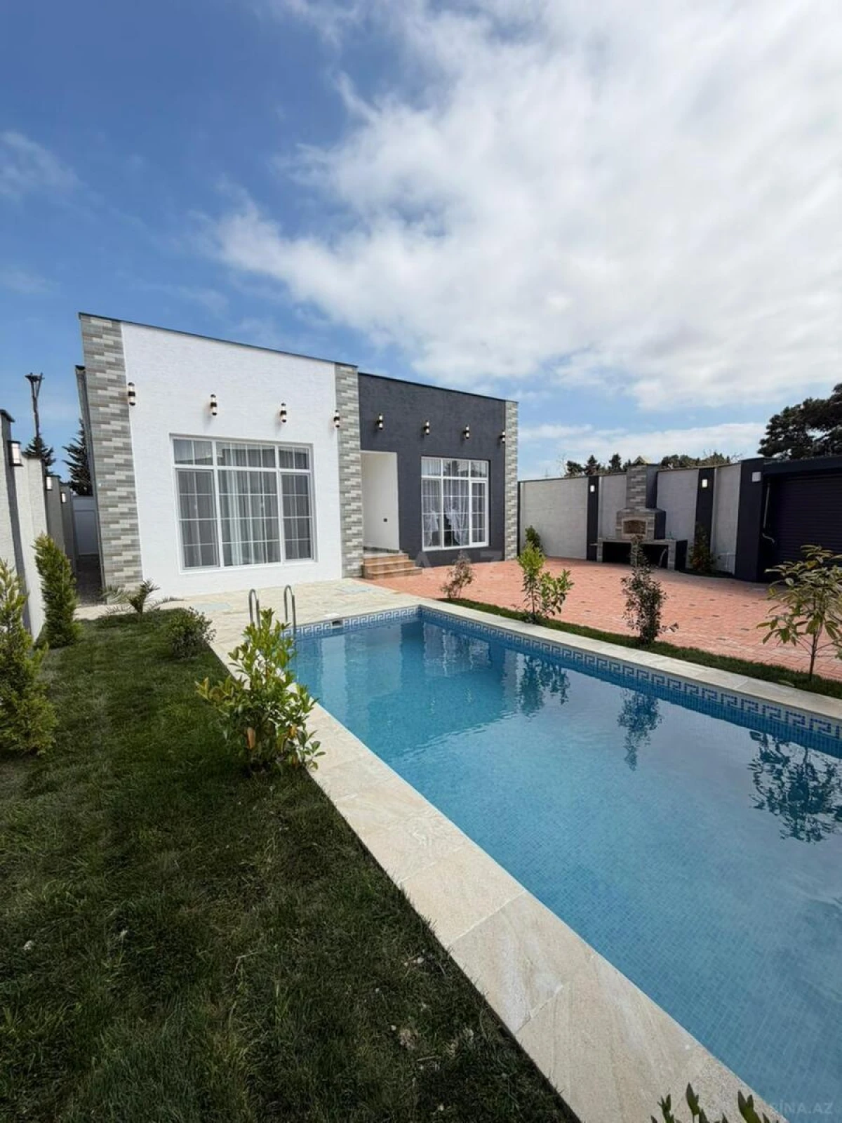 Satılır 4 otaqlı həyət evi 140 m²