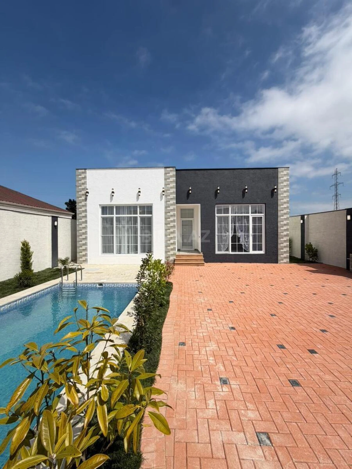 Satılır 4 otaqlı həyət evi 140 m²