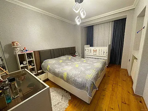 Satılır 2 otaqlı mənzil 65 m²