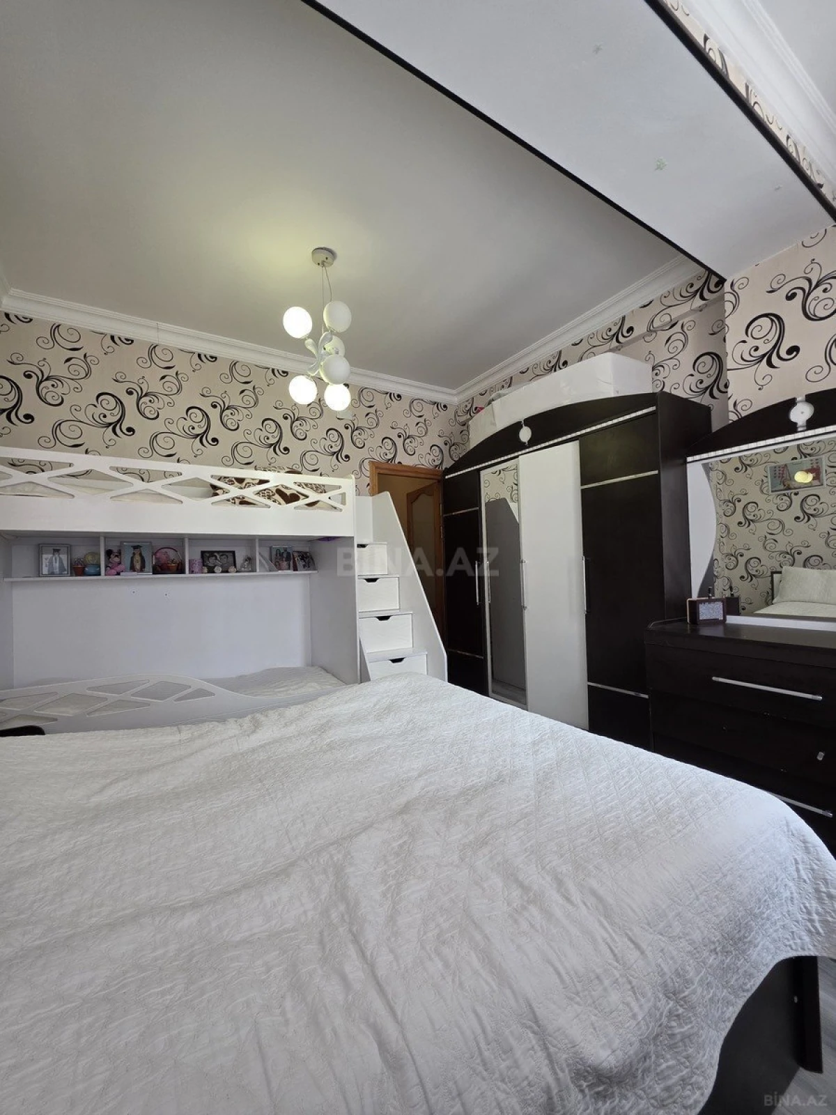 Satılır 2 otaqlı mənzil 62 m²