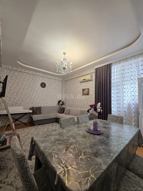 Satılır 2 otaqlı mənzil 62 m²