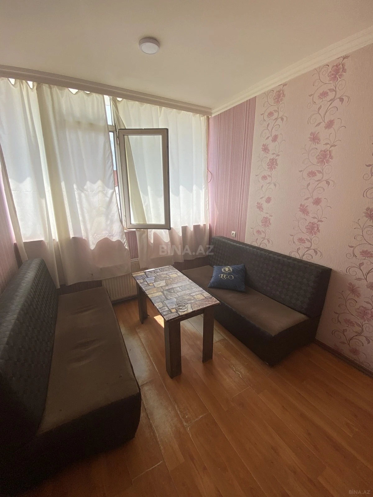 Satılır obyekt 400 m²