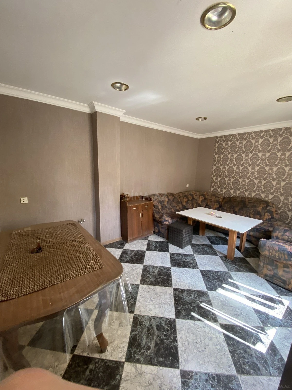 Satılır obyekt 400 m²