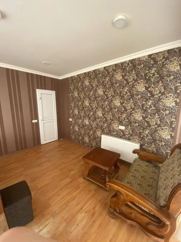 Satılır obyekt 400 m²