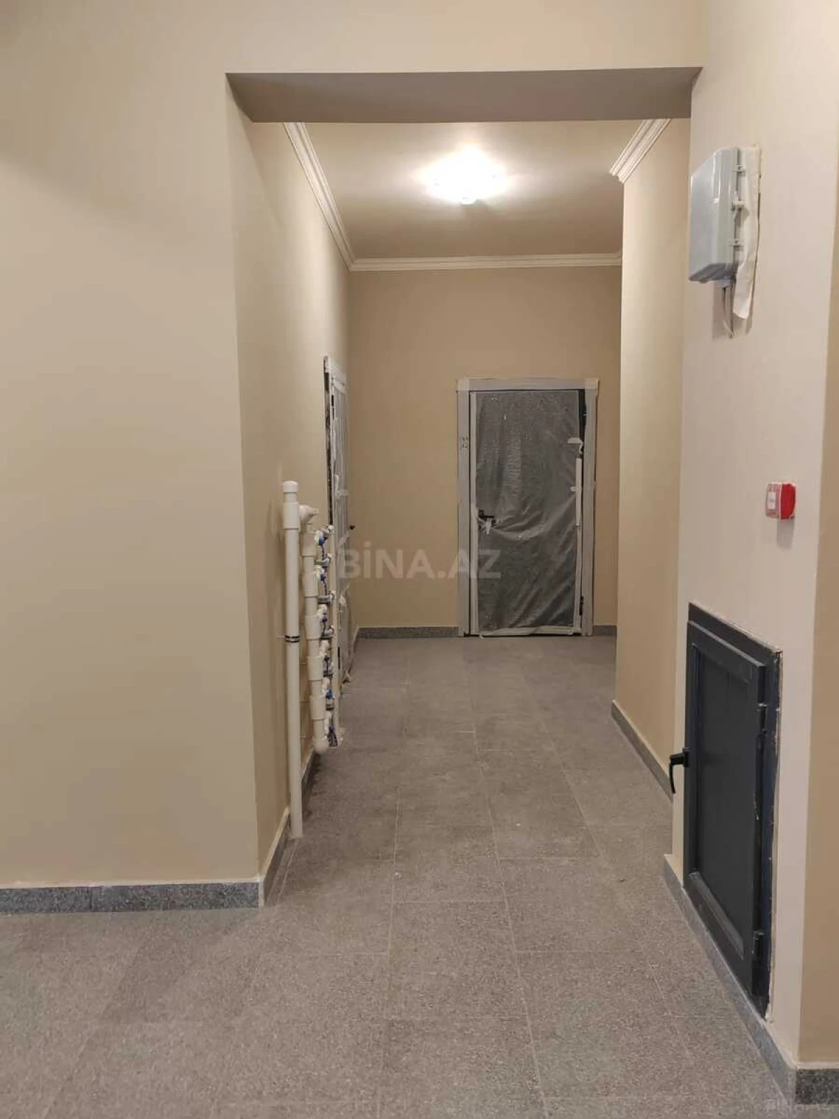 Satılır 4 otaqlı mənzil 143 m²