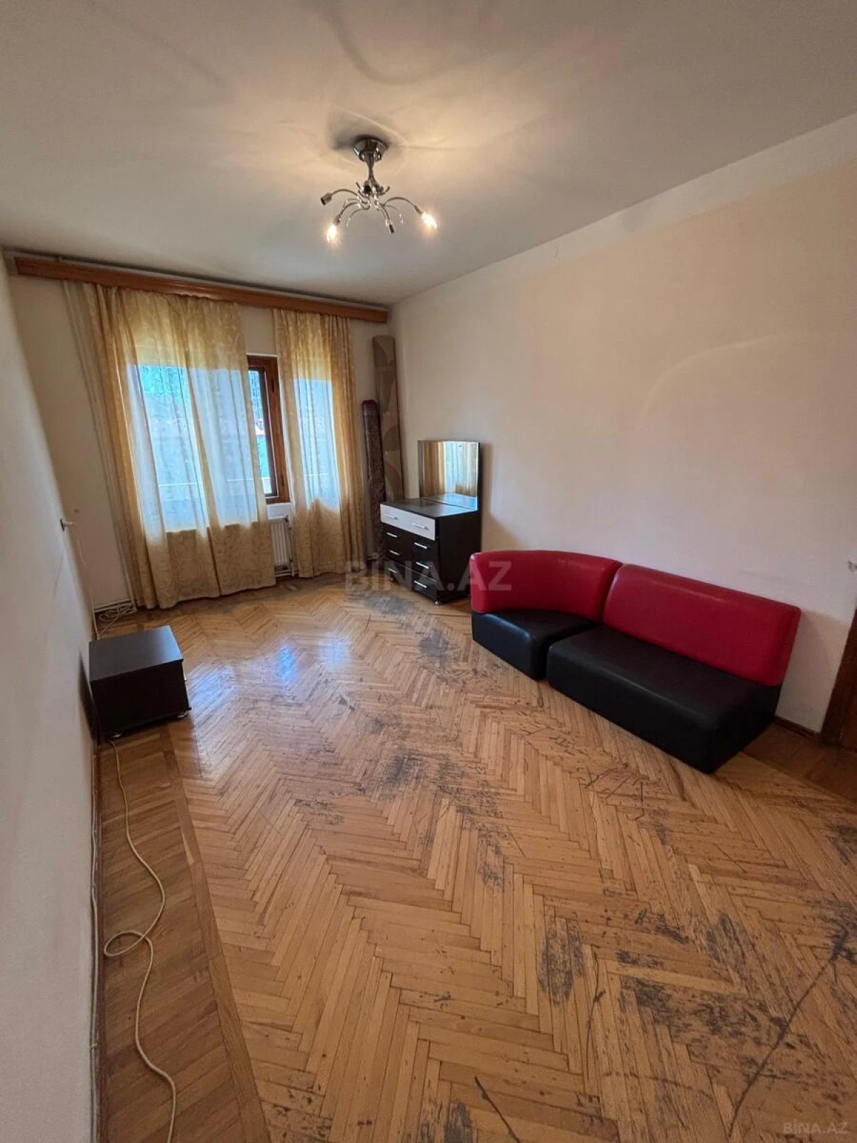 Kirayə verilir 4 otaqlı mənzil 100 m²