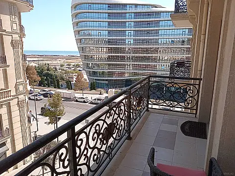 Kirayə verilir 3 otaqlı mənzil 130 m²