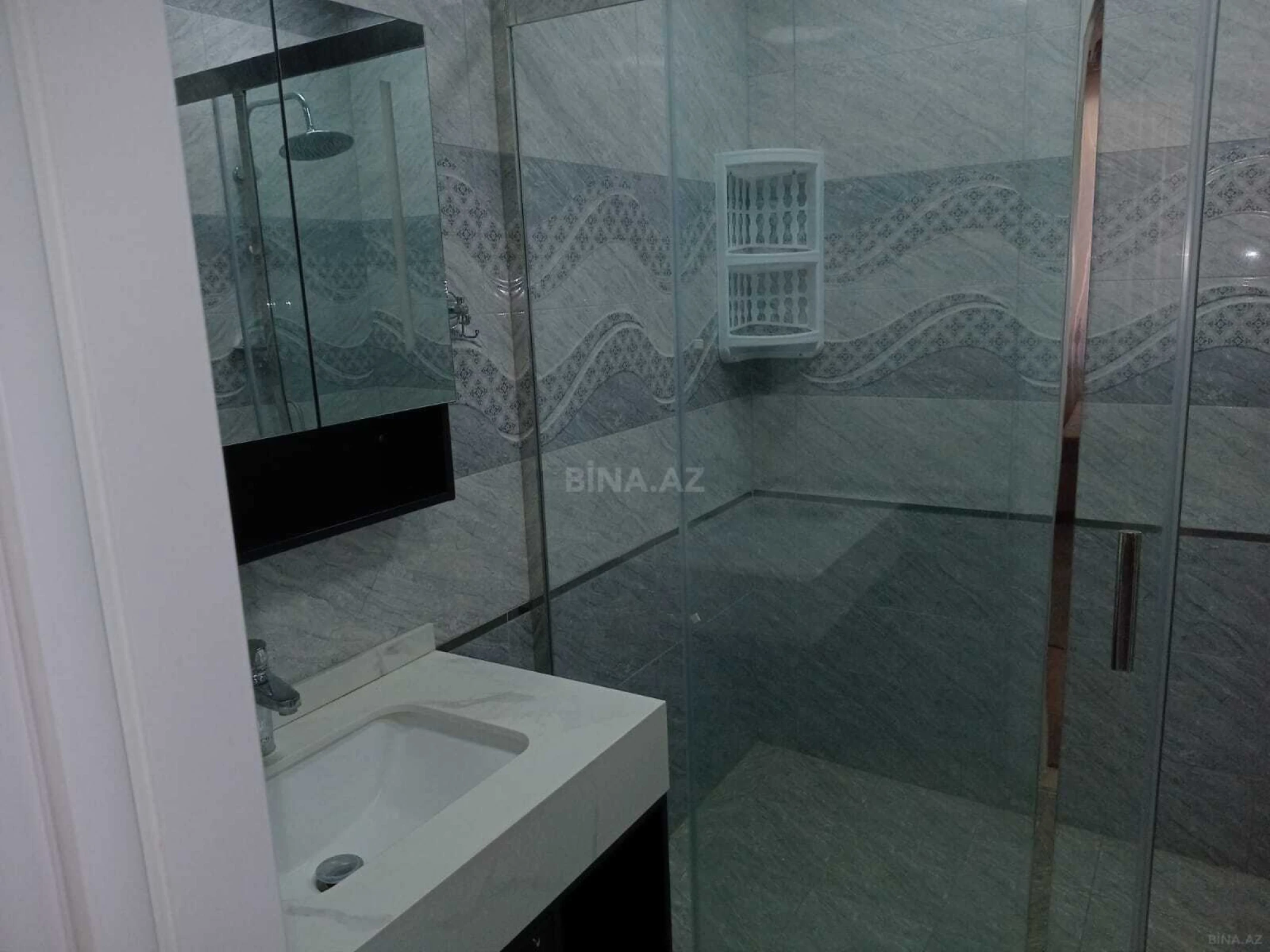 Kirayə verilir 3 otaqlı mənzil 130 m²