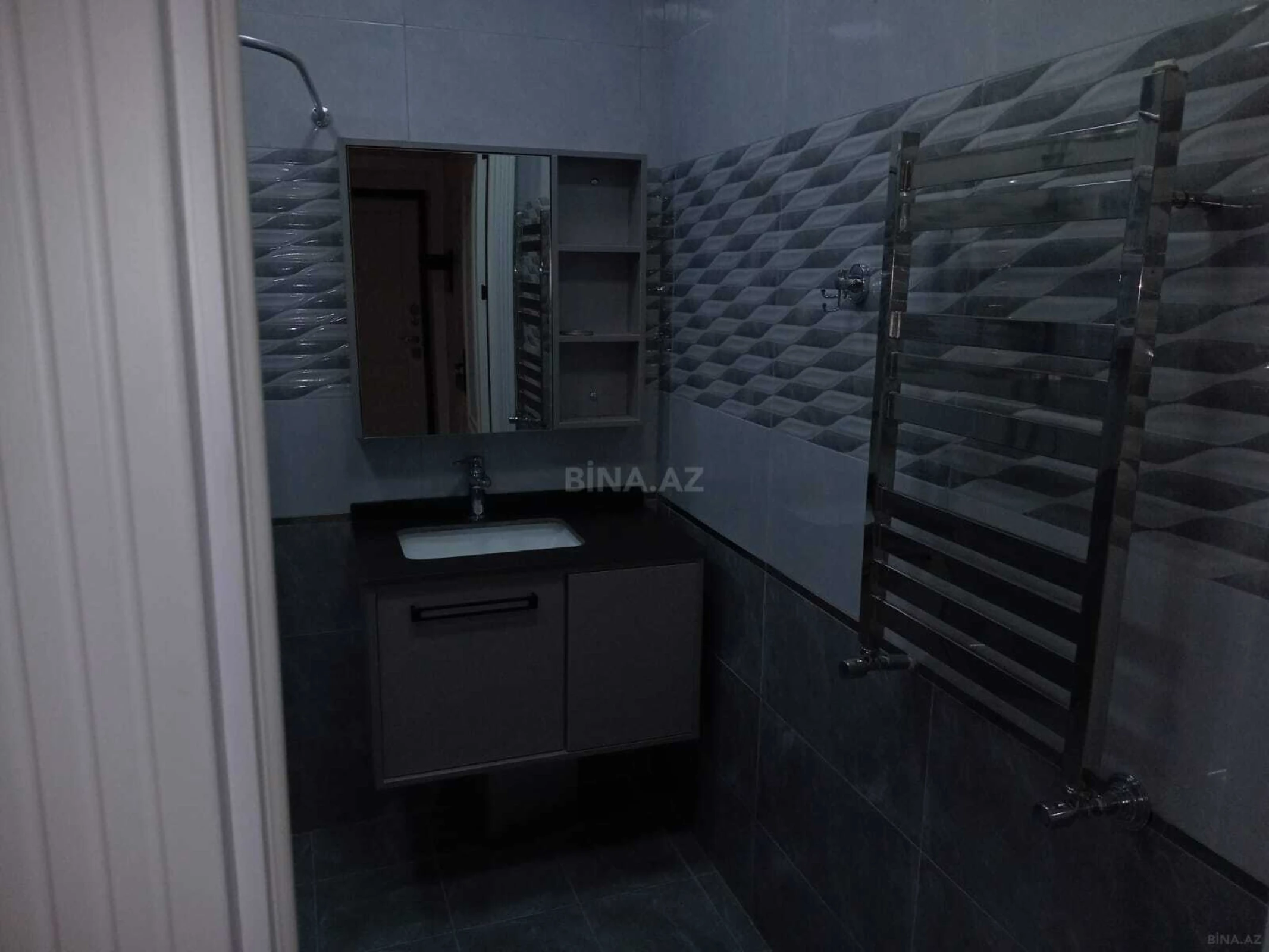 Kirayə verilir 3 otaqlı mənzil 130 m²