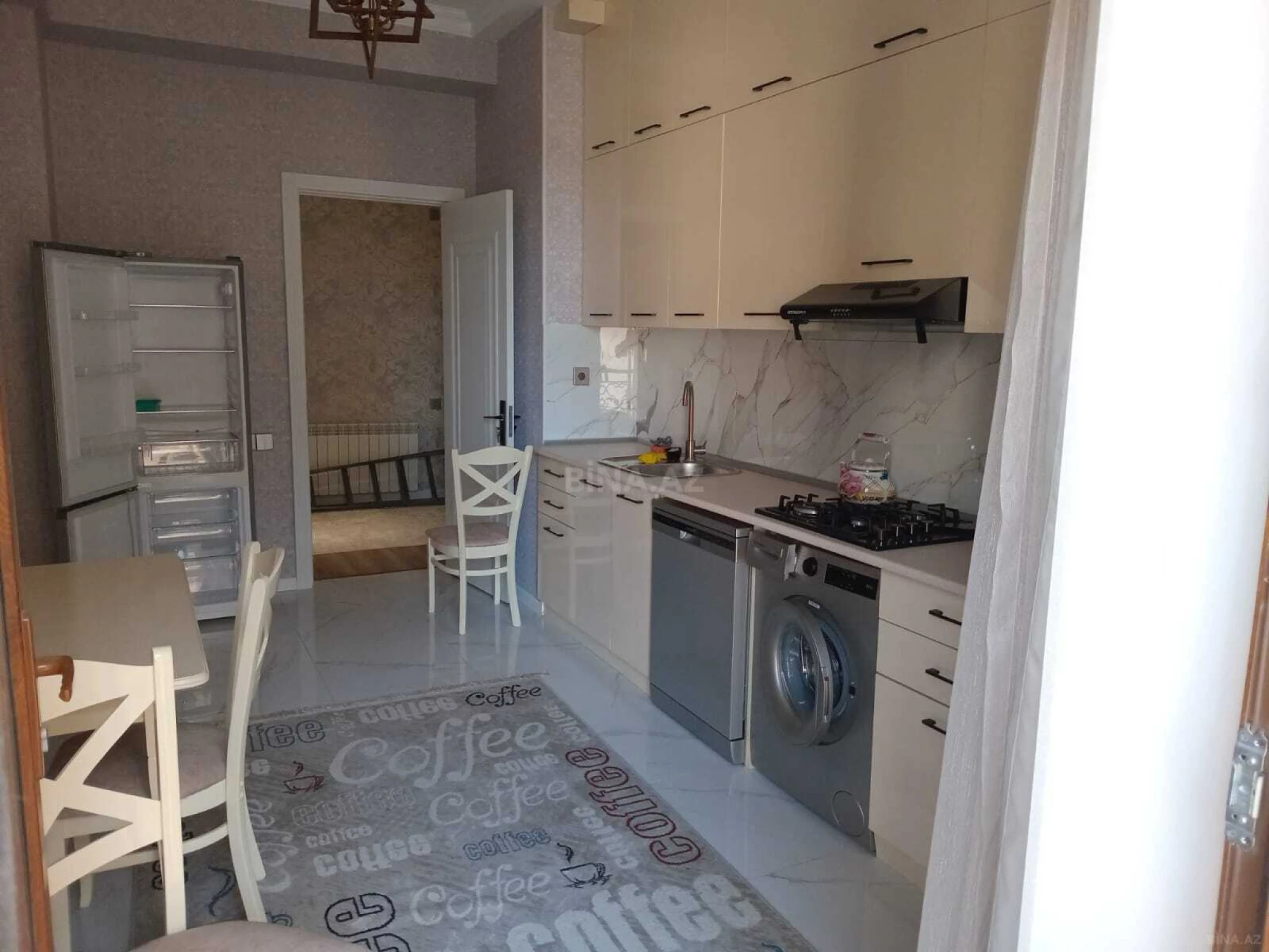 Kirayə verilir 3 otaqlı mənzil 130 m²