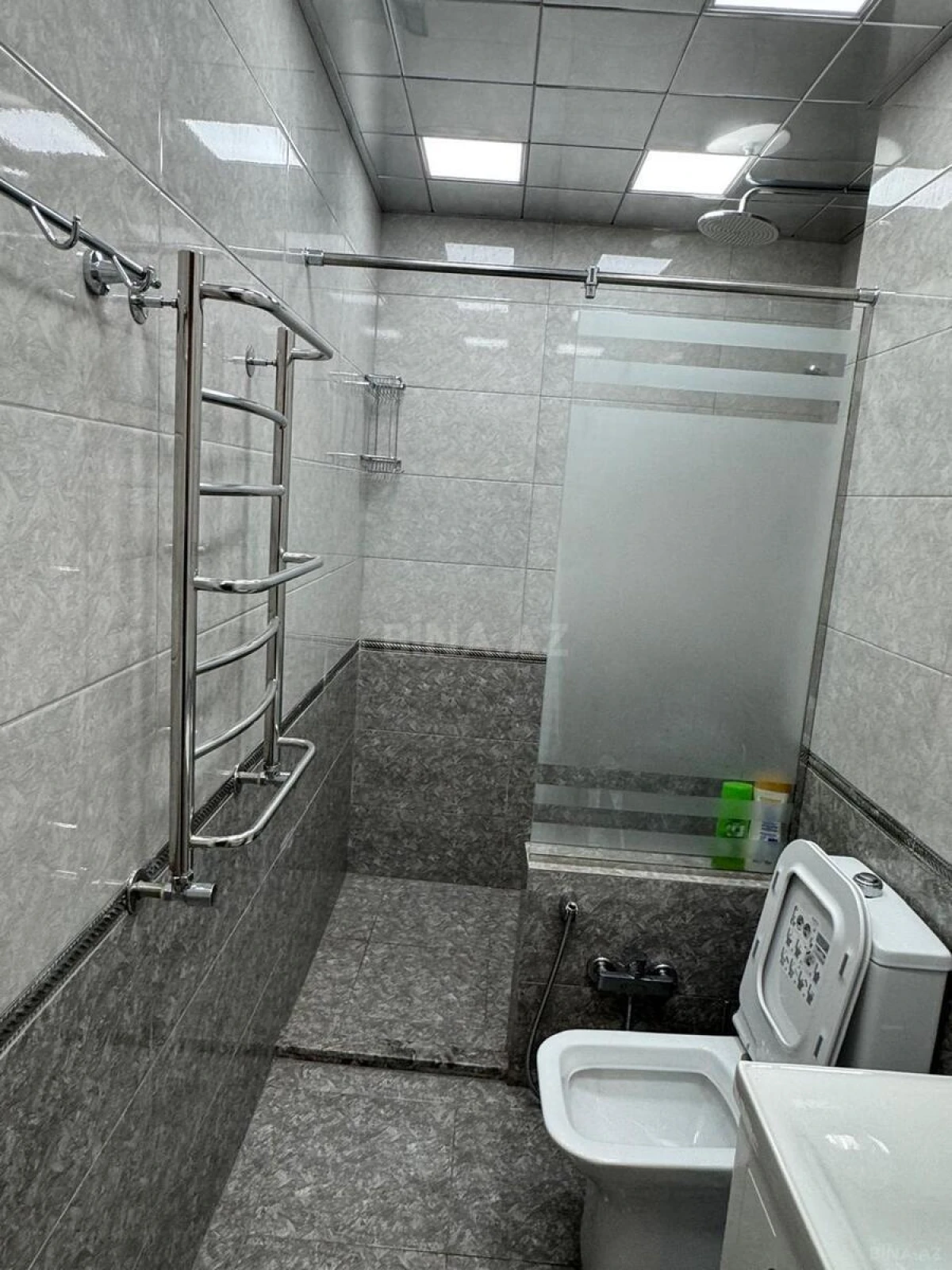 Kirayə verilir 2 otaqlı mənzil 47 m²